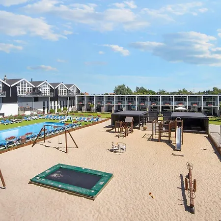 Apartment 4 Person In