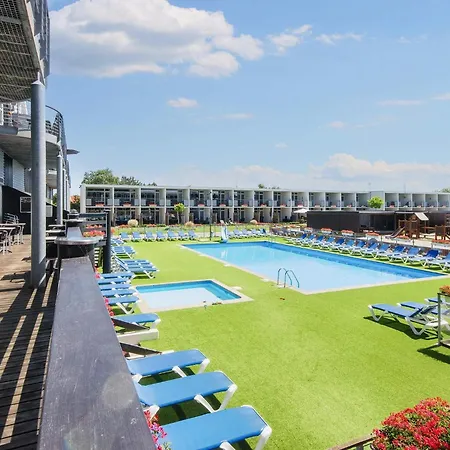 4 Person In Апартаменты